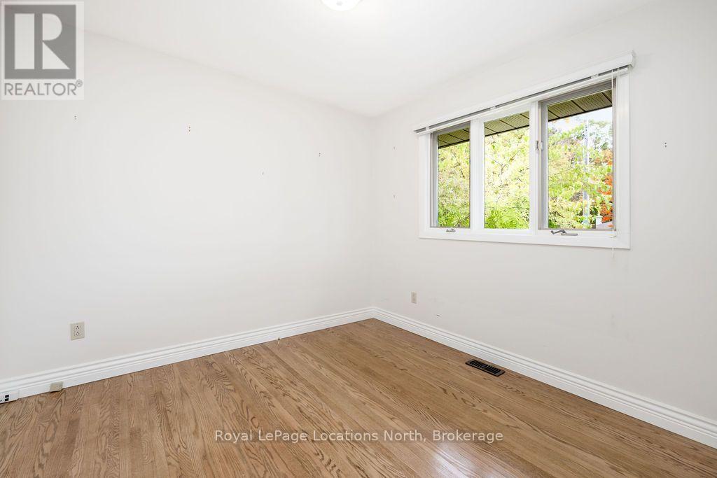 9 Vine Crescent, Barrie photo 21