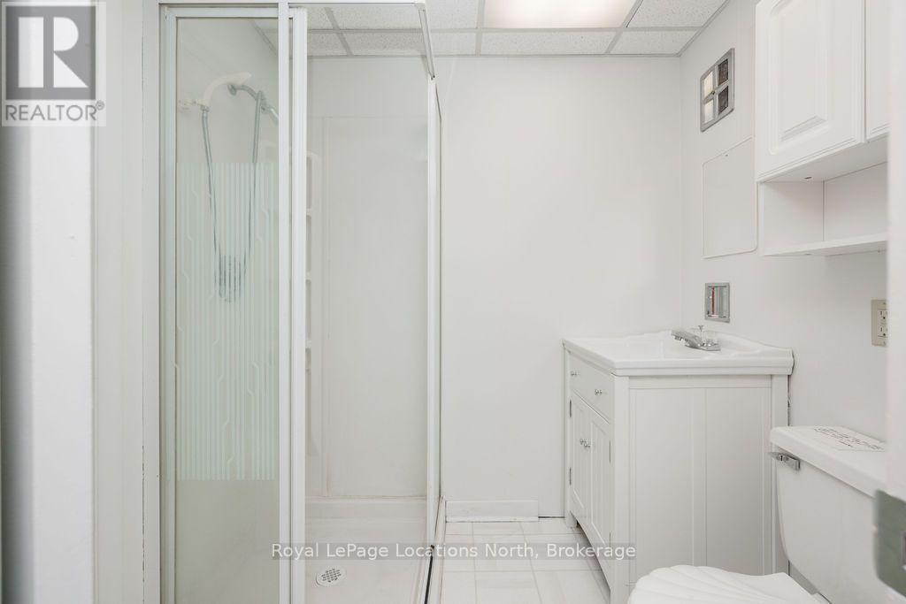 9 Vine Crescent, Barrie photo 35