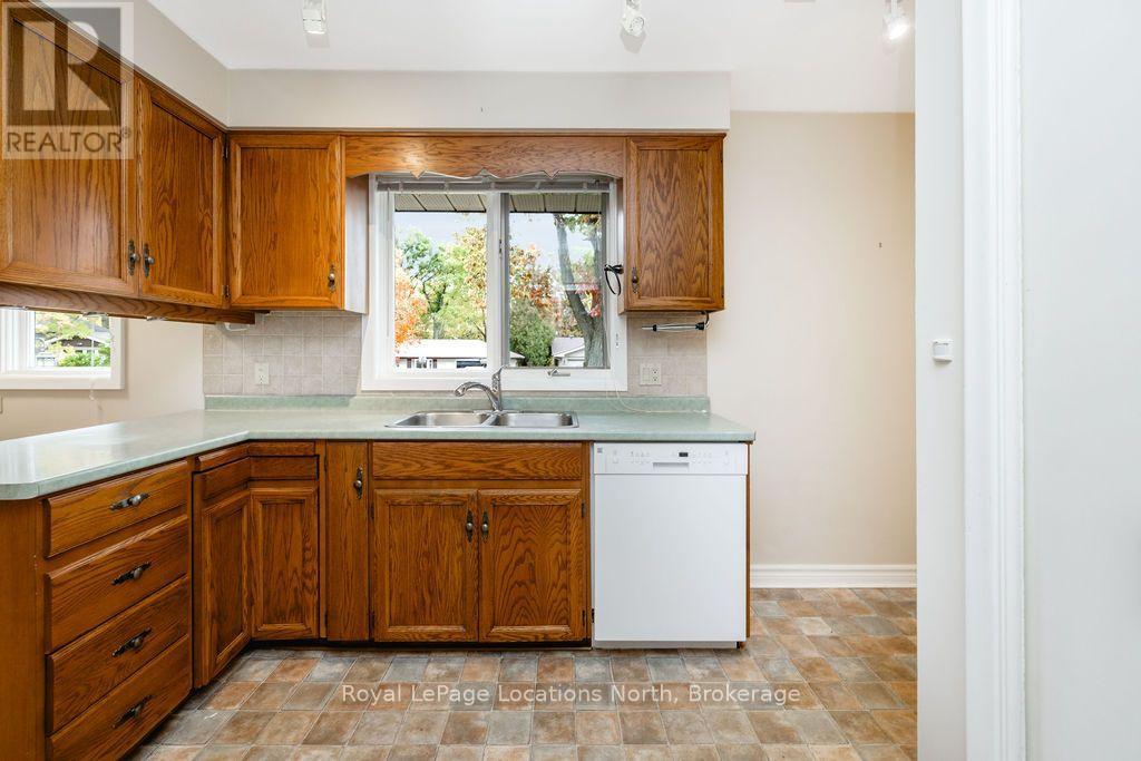 9 VINE CRESCENT, Barrie (Sunnidale) — photo 7