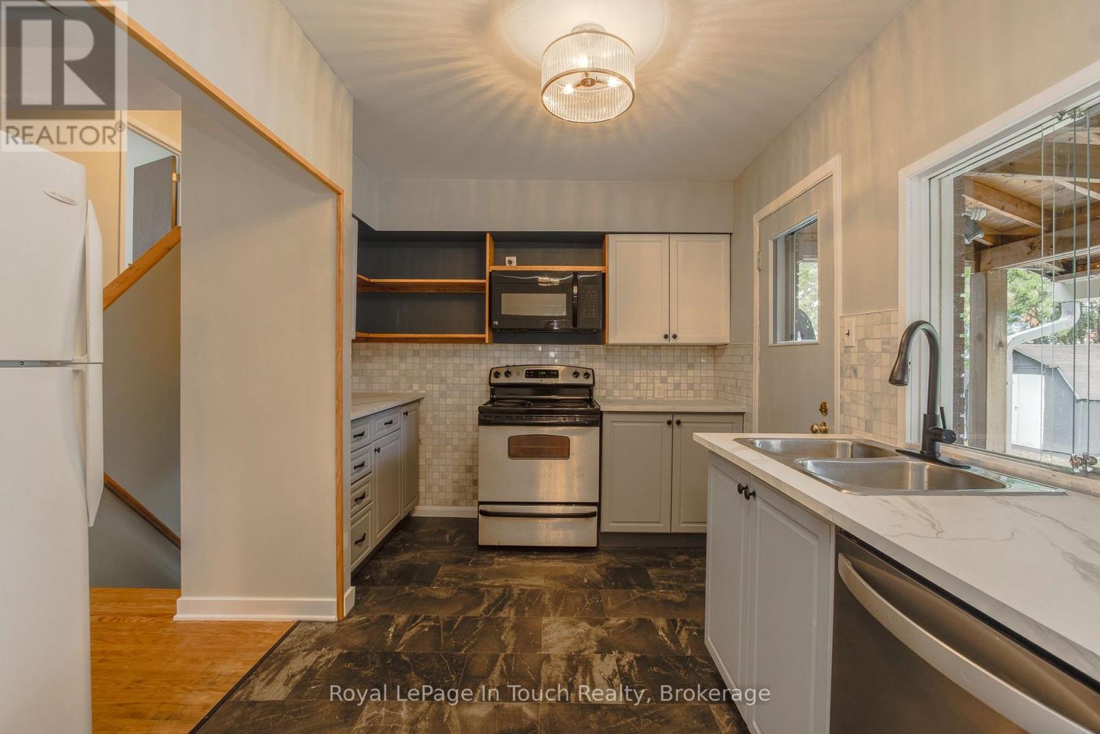 255 EIGHTH STREET, Midland — photo 9