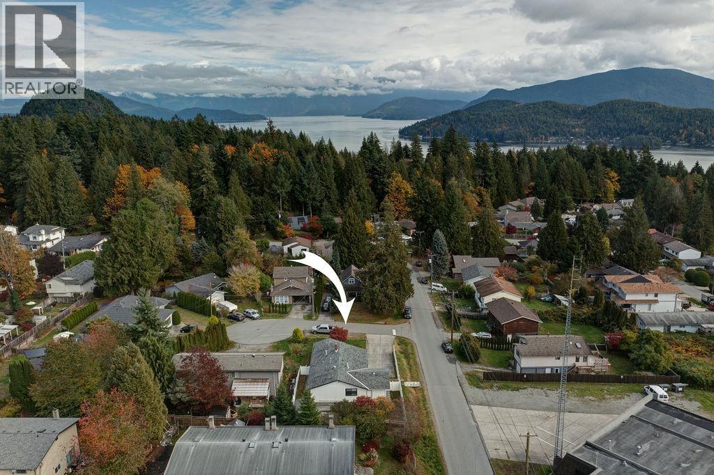 776 SEACOT WAY, Gibsons - Image 1