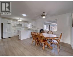 776 Seacot Way, Gibsons, BC V0N1V9 Photo 12