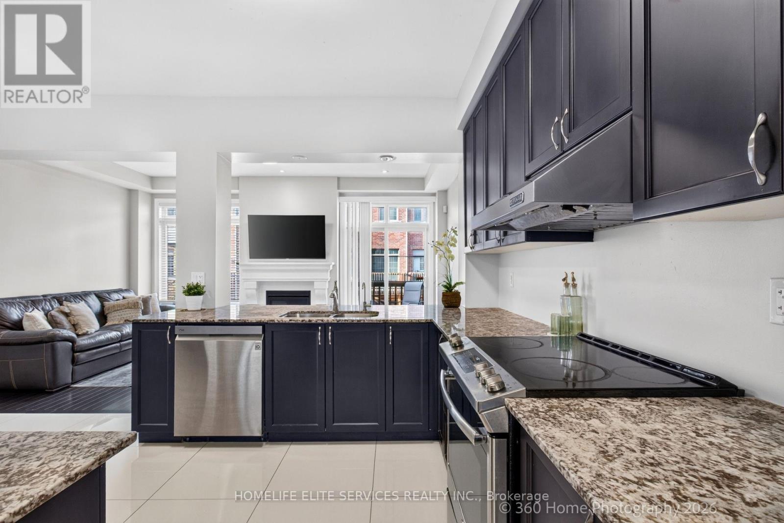 70 FAROOQ BOULEVARD - 11