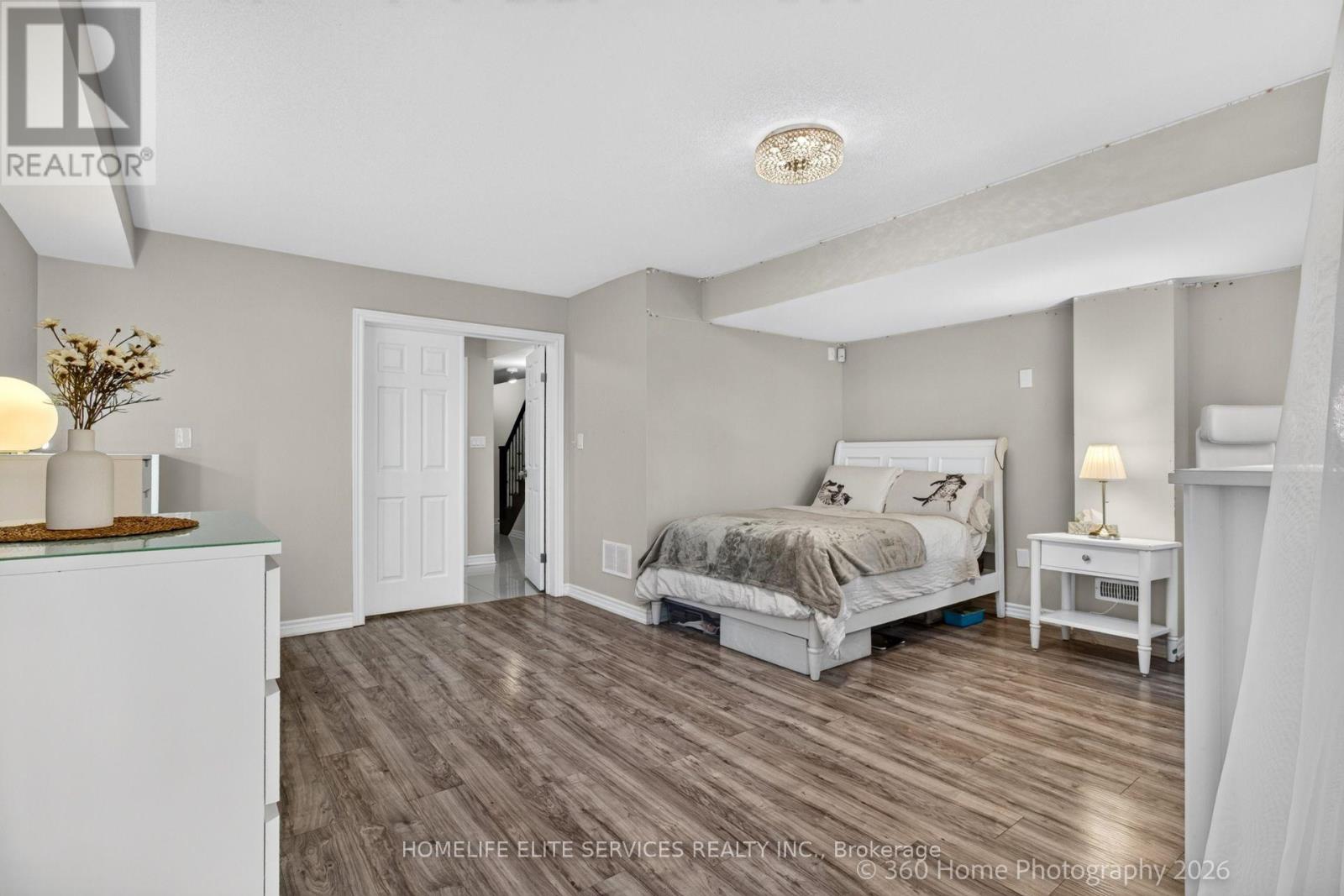 70 FAROOQ BOULEVARD - 18