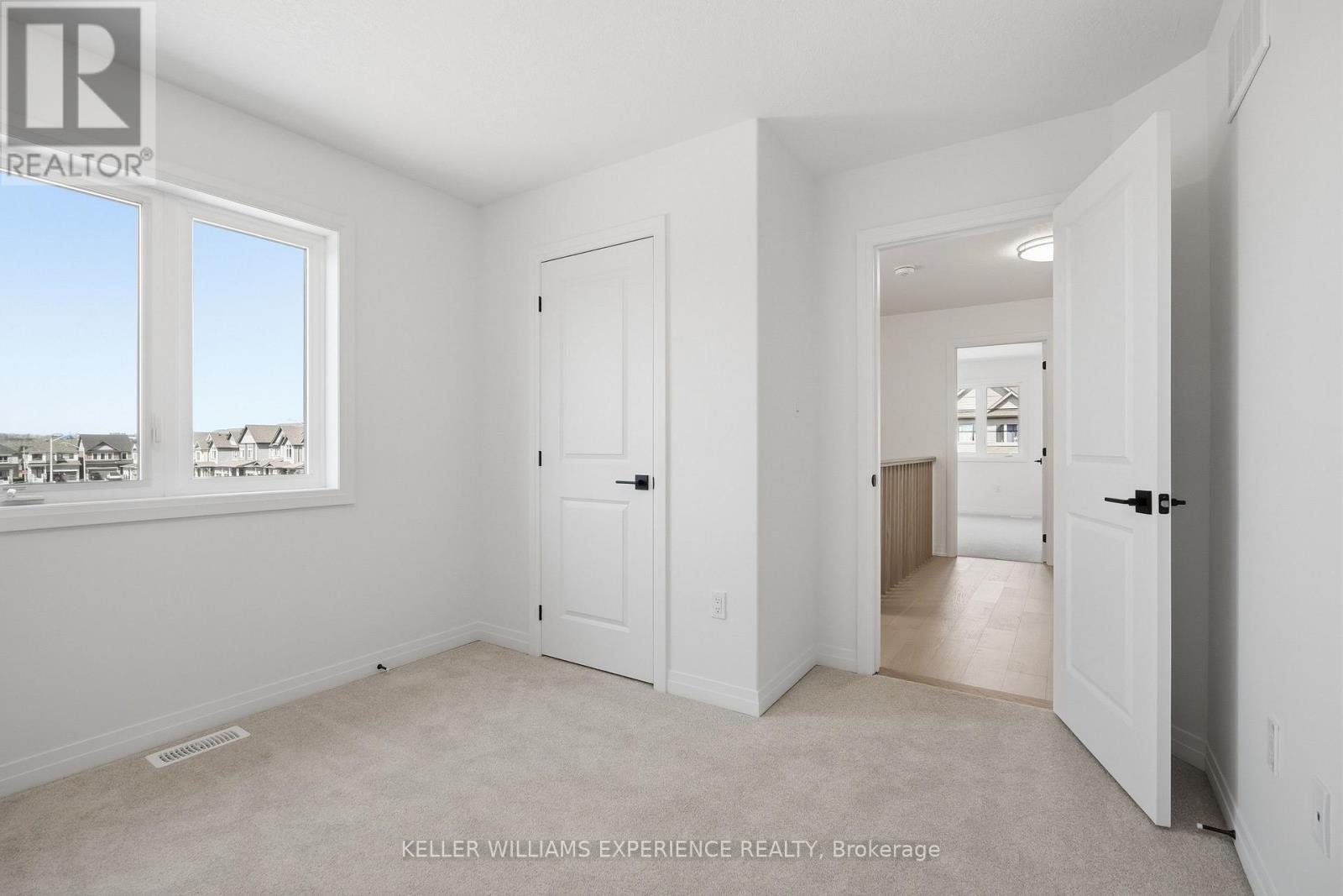 52 Sagewood Avenue, Barrie photo 27