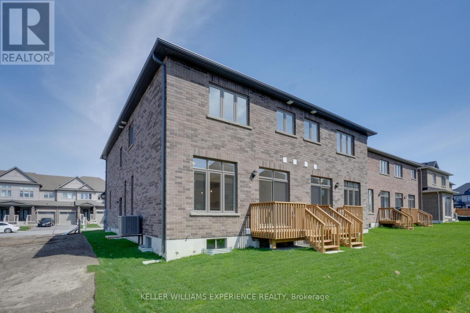 52 Sagewood Avenue, Barrie photo 39