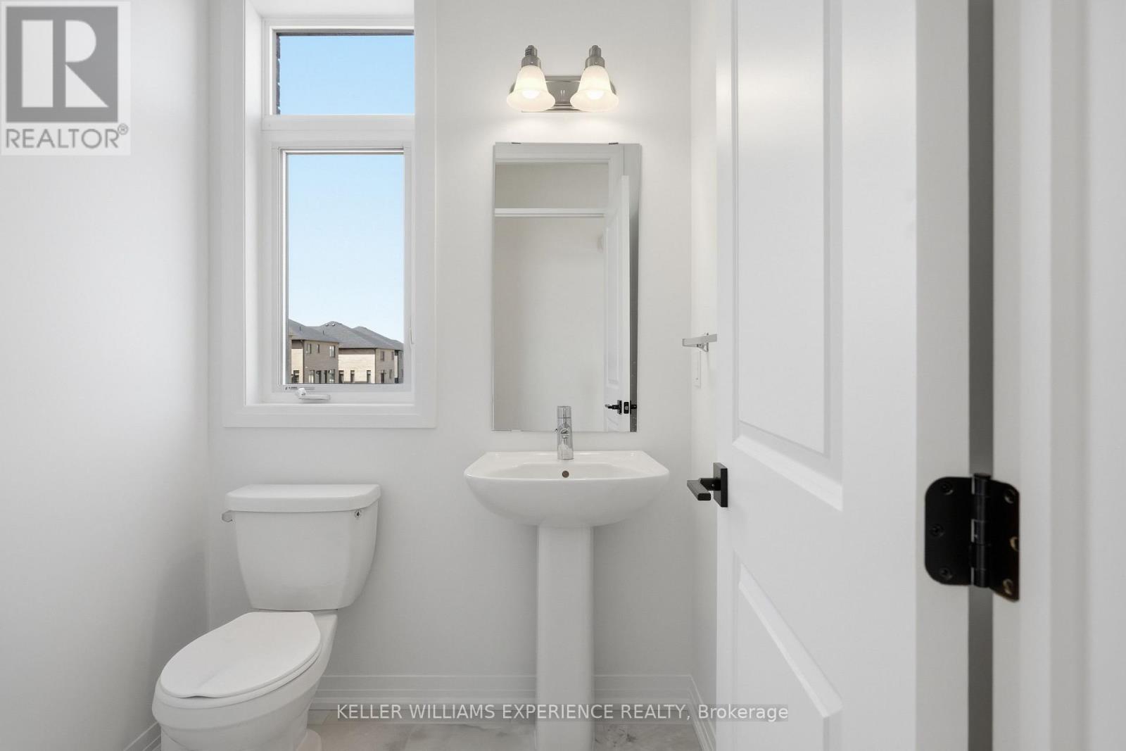 52 Sagewood Avenue, Barrie photo 6
