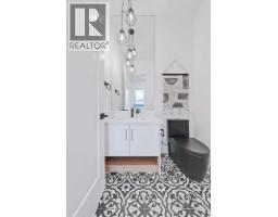 4pc Bathroom - 3538 43 Street Sw, Calgary, AB T3E3P5 Photo 19