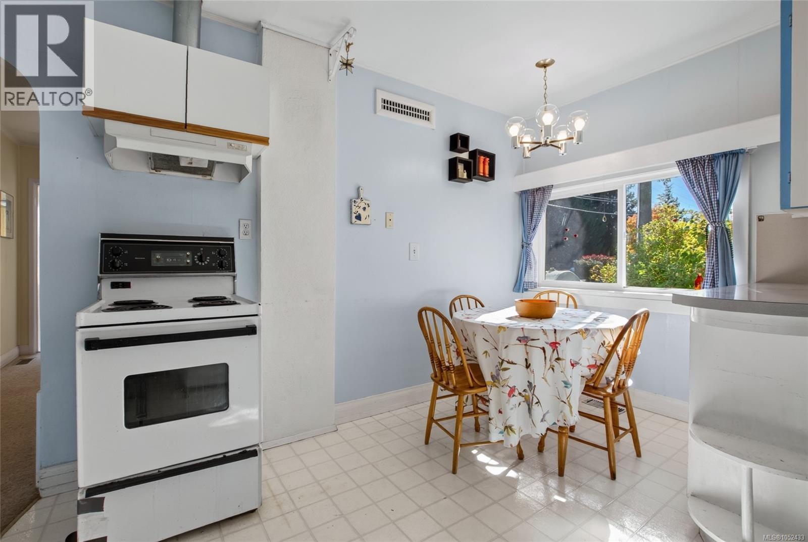 483 Beech Ave, Duncan - Image 1