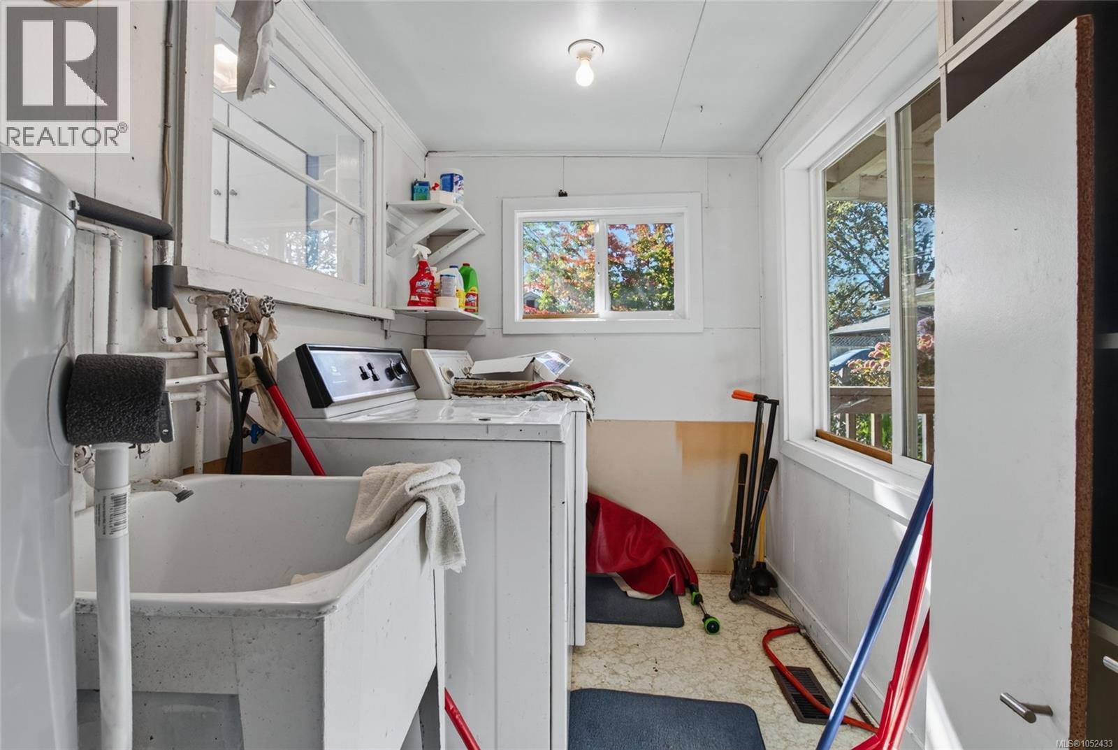 483 Beech Ave, Duncan - Image 1