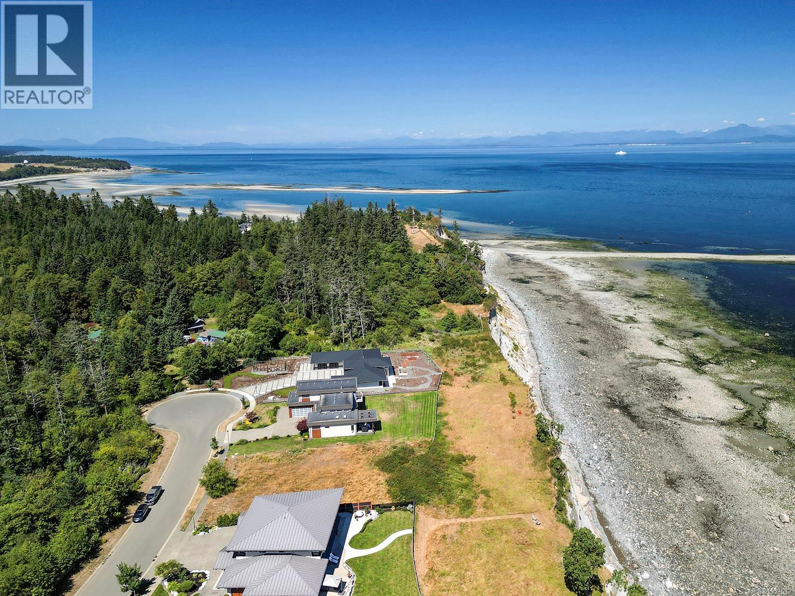 290 Connemara Rd, Comox - Image 1
