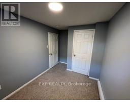 16 Oliti Court, Toronto, ON M9L3A3 Photo 6
