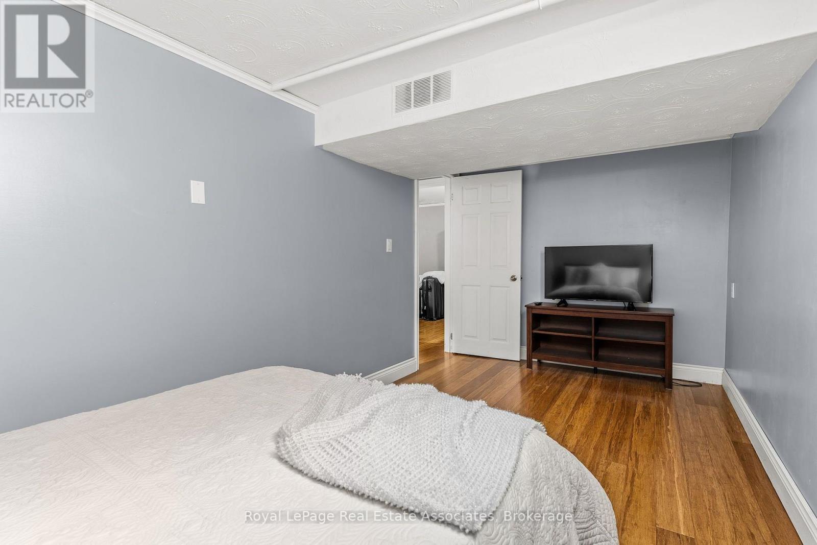 20 Honeywood Road, Toronto, ON photo 28