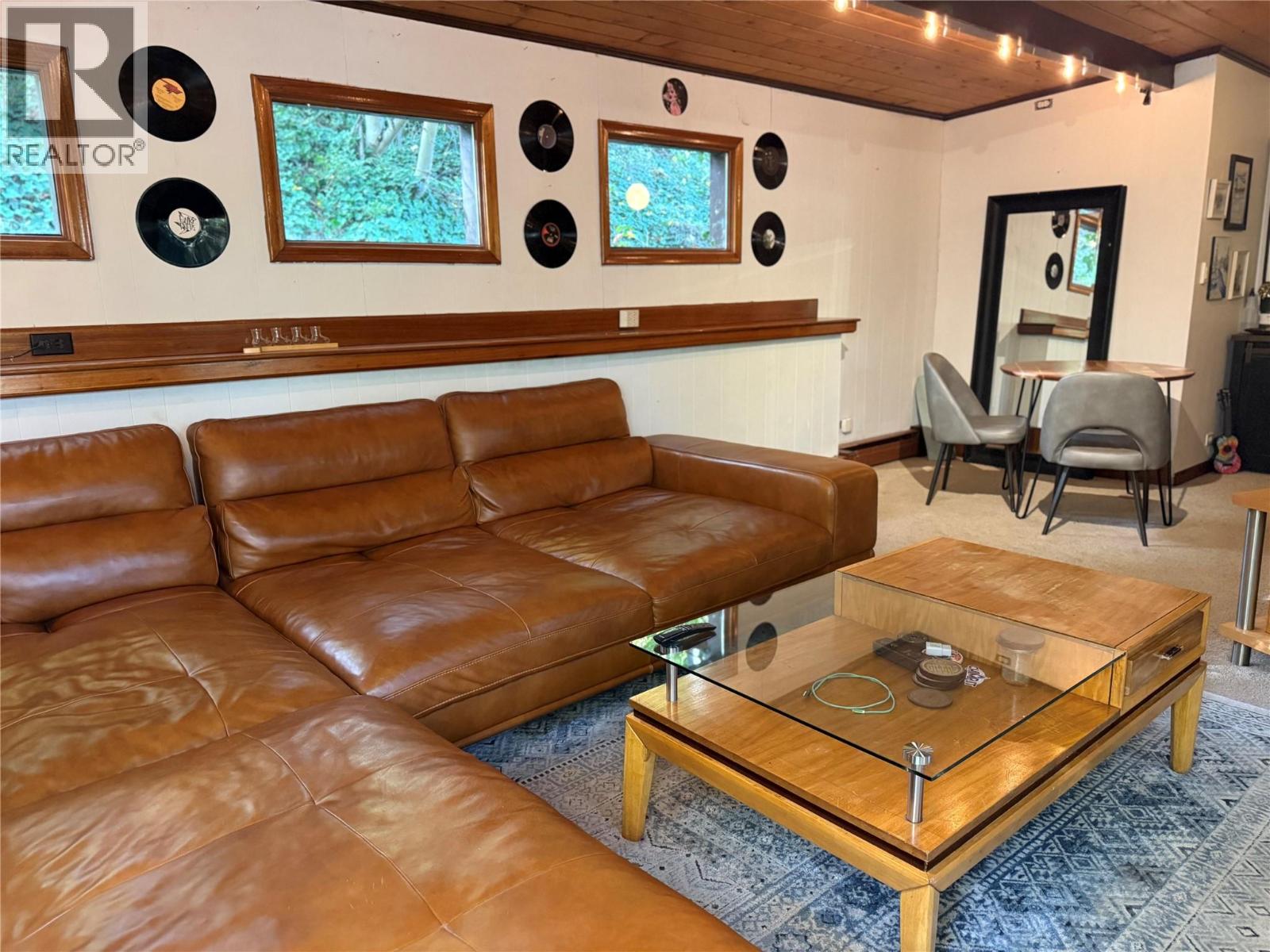 2600 COLUMBIA Avenue - 15