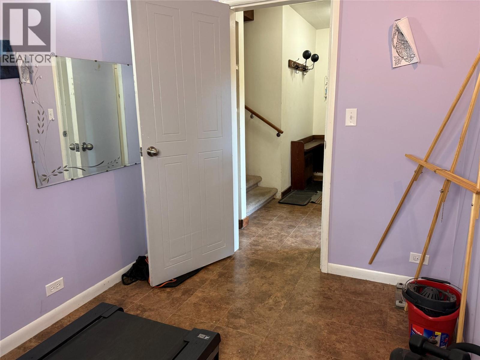 2600 COLUMBIA Avenue - 27