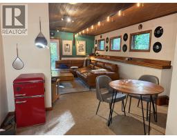 Kitchen - 2600 Columbia Avenue, Castlegar, BC V1N2X6 Photo 9