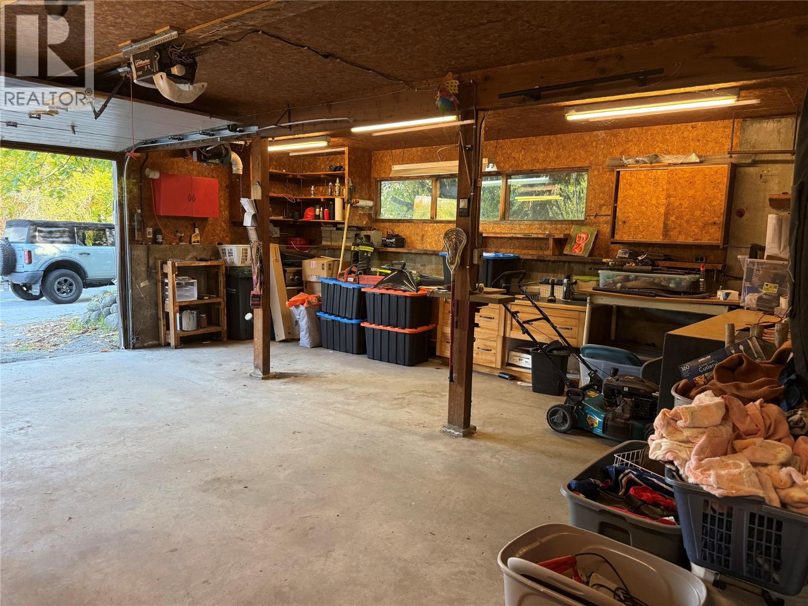 2600 COLUMBIA Avenue - 56