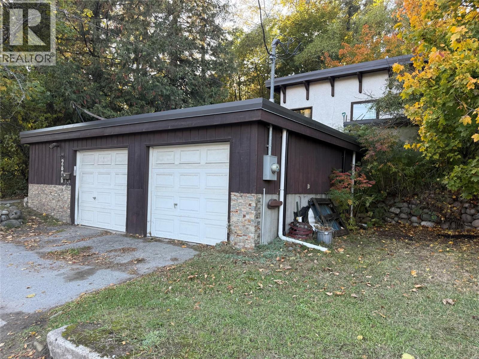 2600 COLUMBIA Avenue - 1