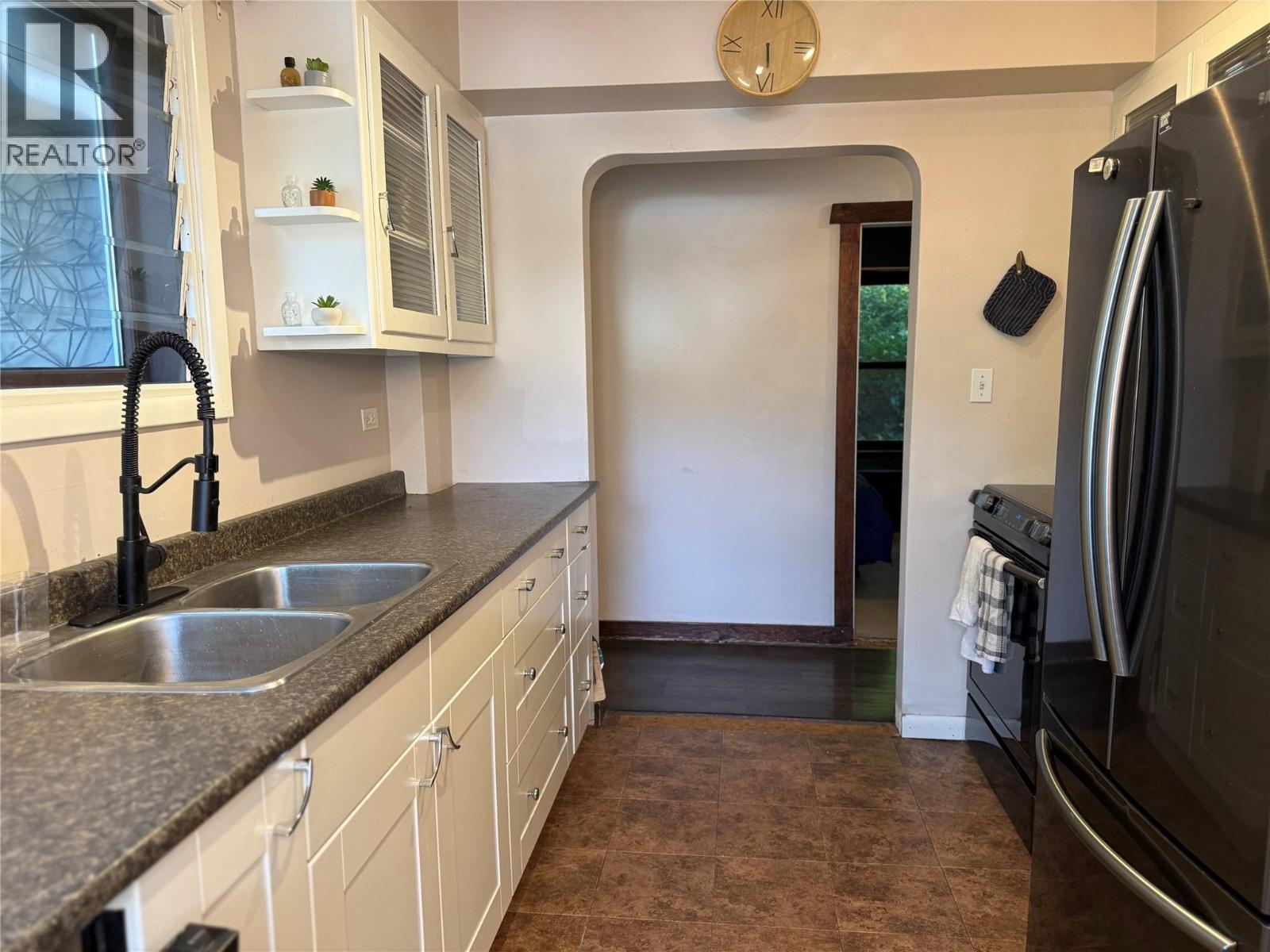 2600 COLUMBIA Avenue - 38