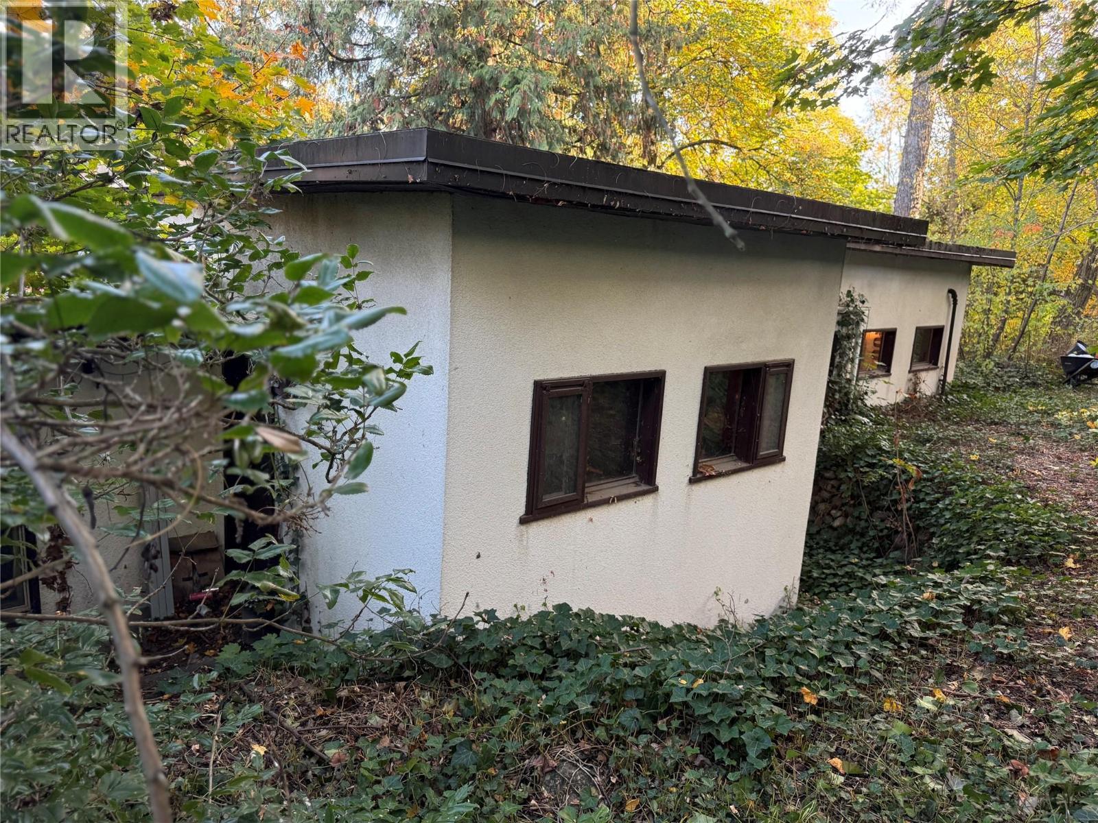 2600 COLUMBIA Avenue - 83