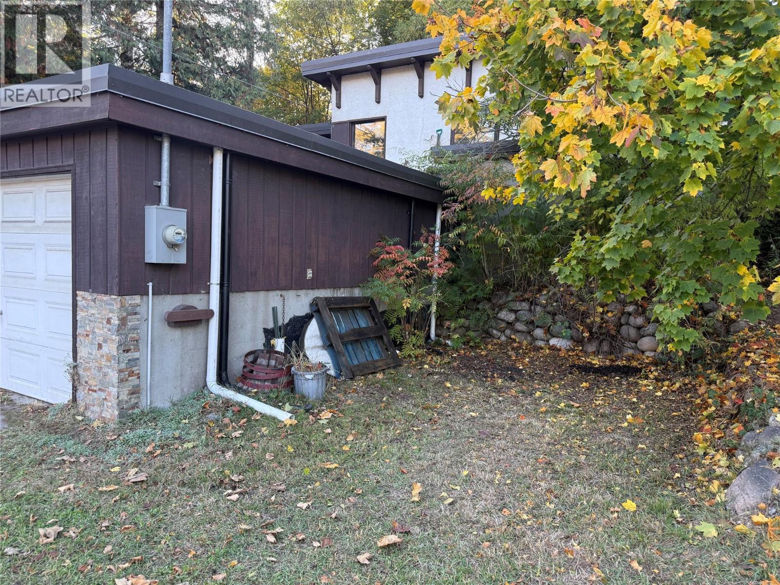 2600 COLUMBIA Avenue - 90