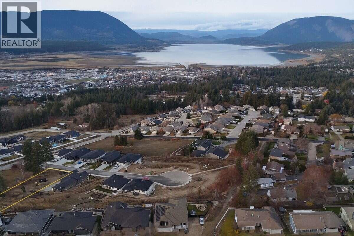  1060 16 Avenue Southeast, Salmon Arm