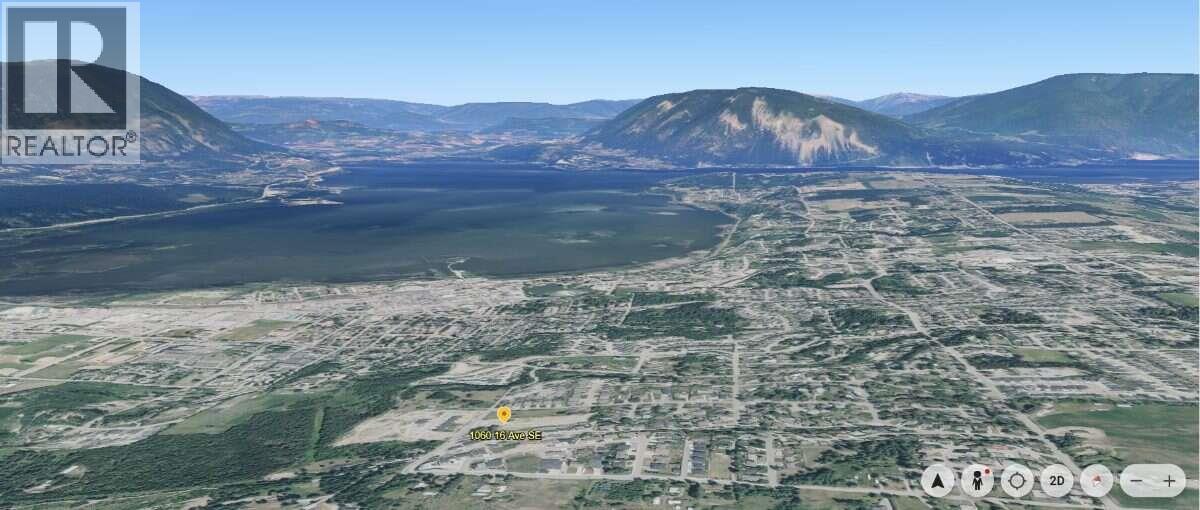  1060 16 Avenue Southeast, Salmon Arm