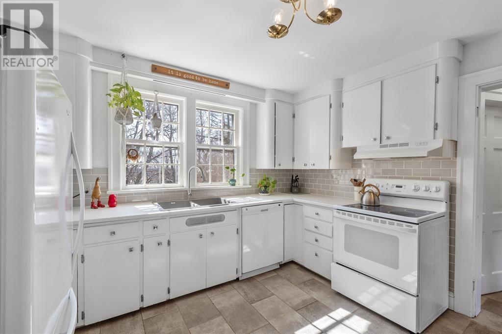 46 BROADWAY photo 2