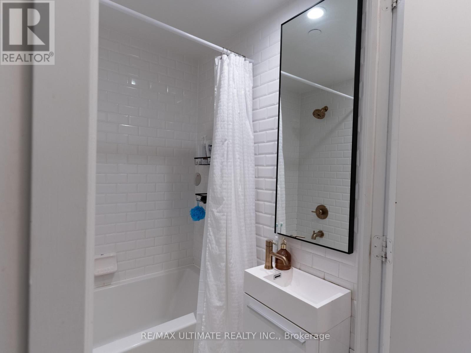 #203 106 DOVERCOURT ROAD - 8