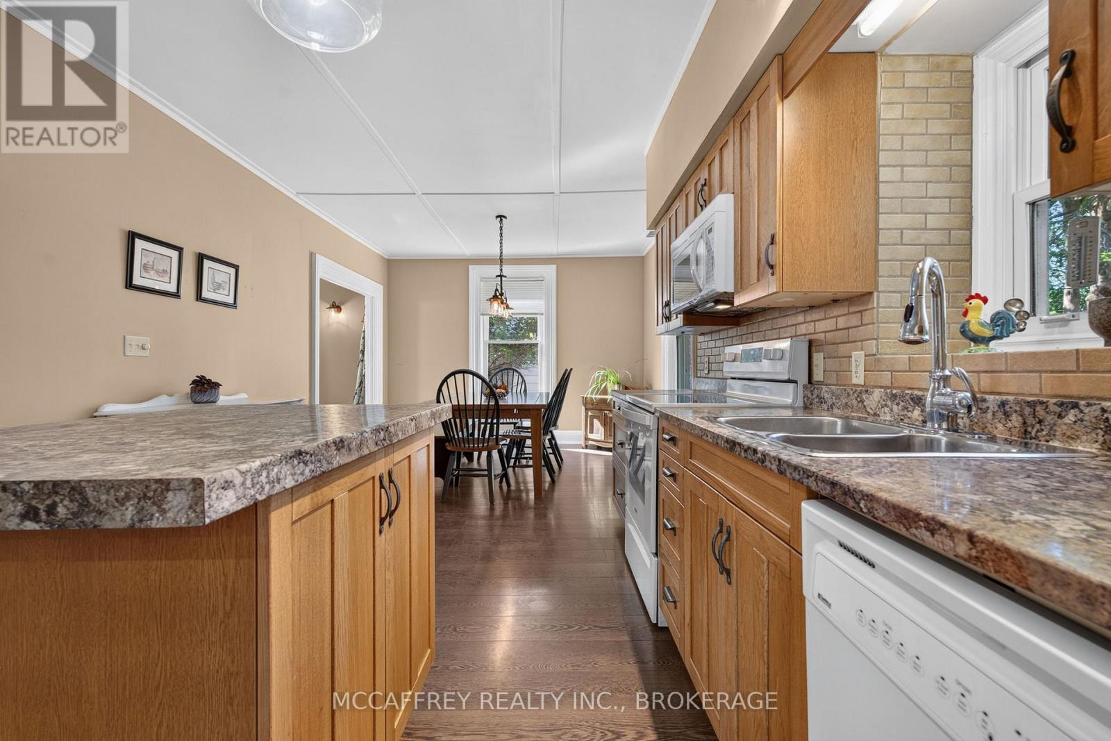 2 BRIGGS STREET - 19