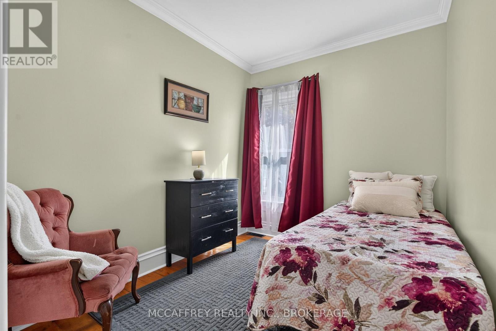 2 BRIGGS STREET - 35