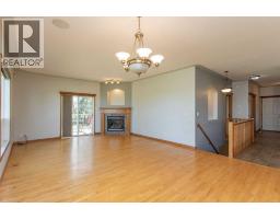 4pc Bathroom - 27244 Highway 42, Rural Red Deer County, AB T0M1R0 Photo 9