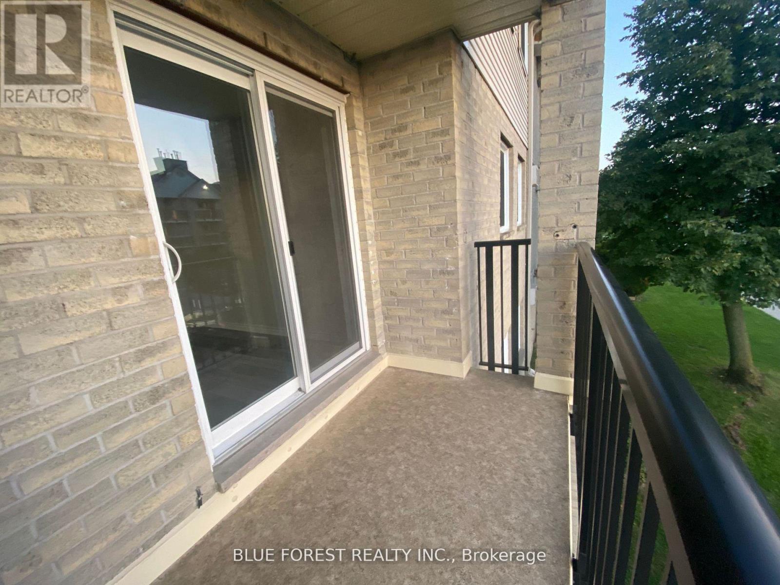 737 Deveron Unit 201 photo 4