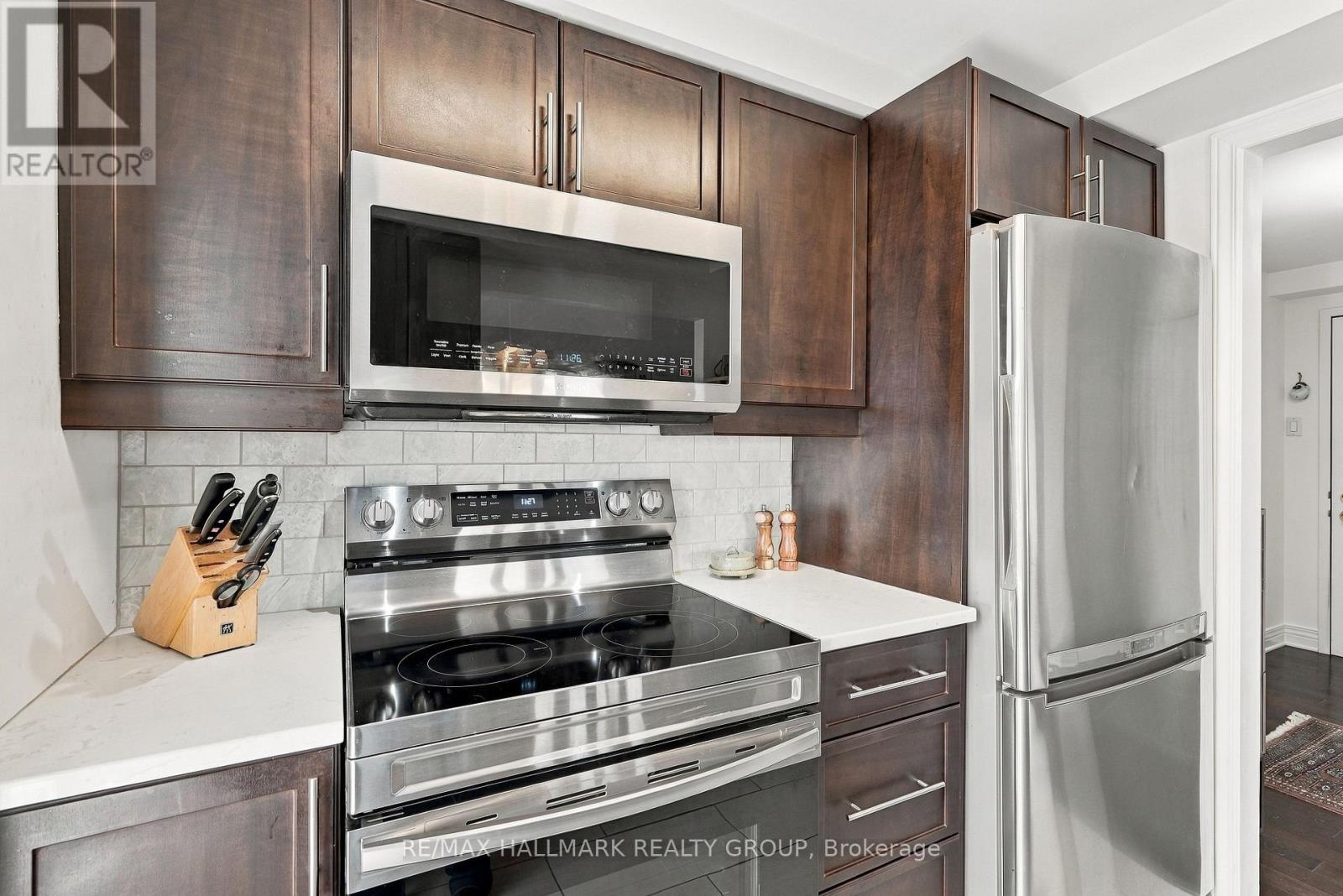 Condos for Sale in Ottawa – 401 – 959 NORTH RIVER ROAD, Ottawa – By Peter Sagos - Image 9