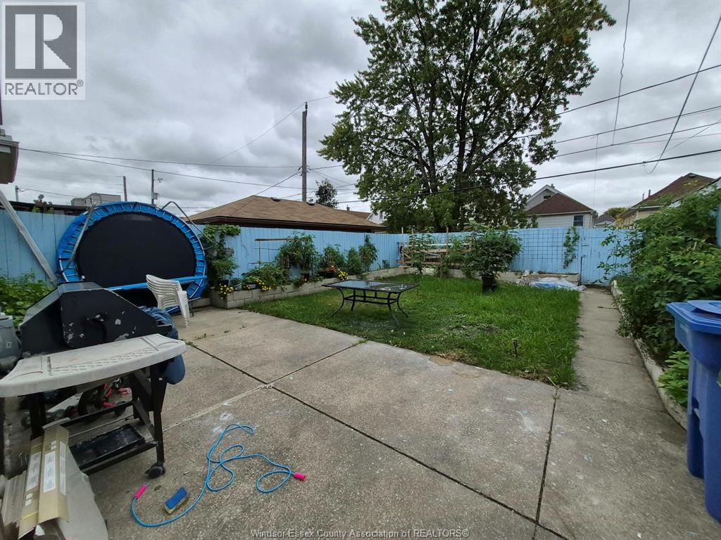 947 ELSMERE - 22
