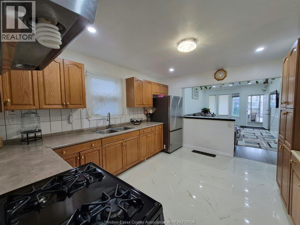 947 ELSMERE - 7