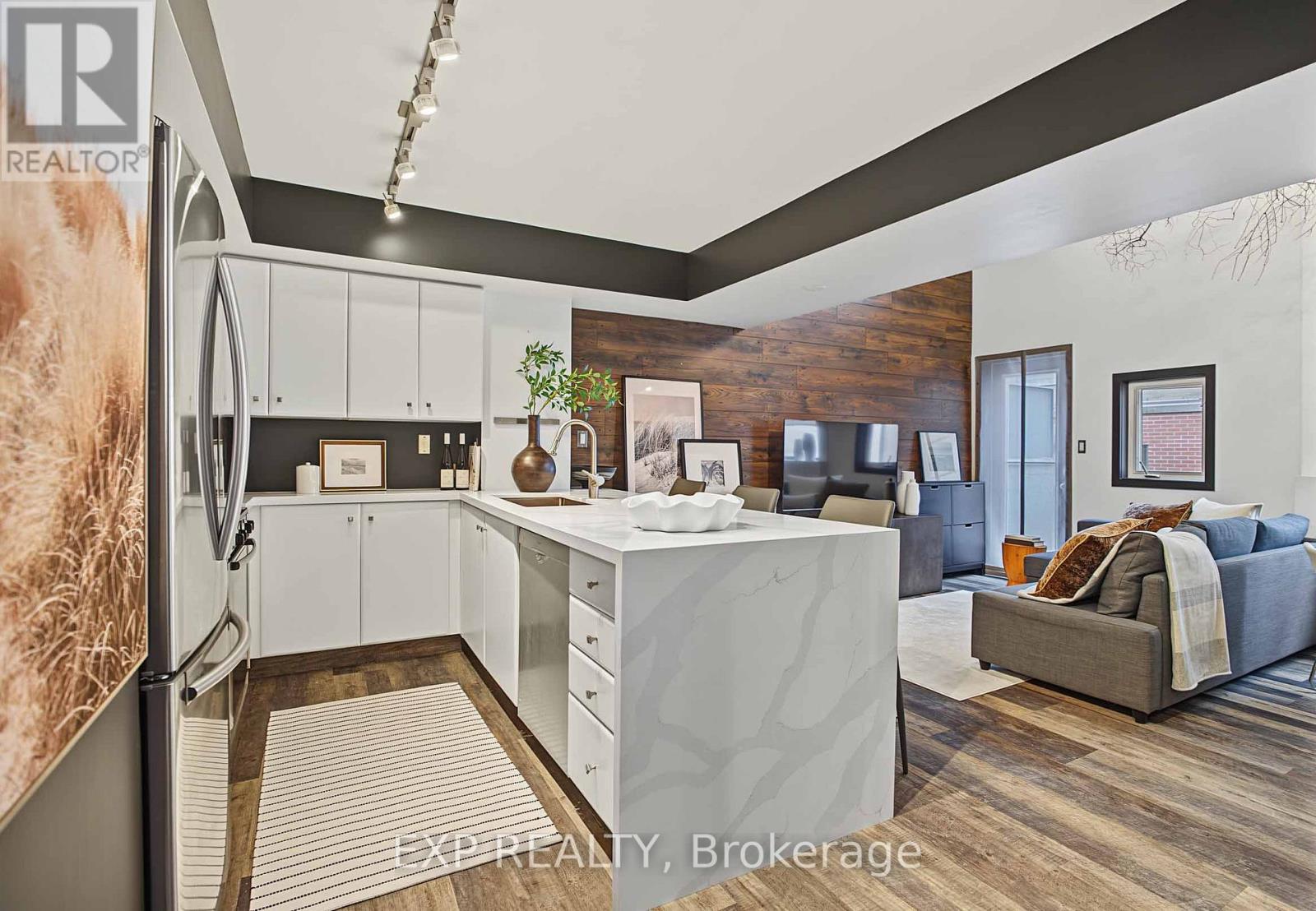#323 21 EARL STREET - 1