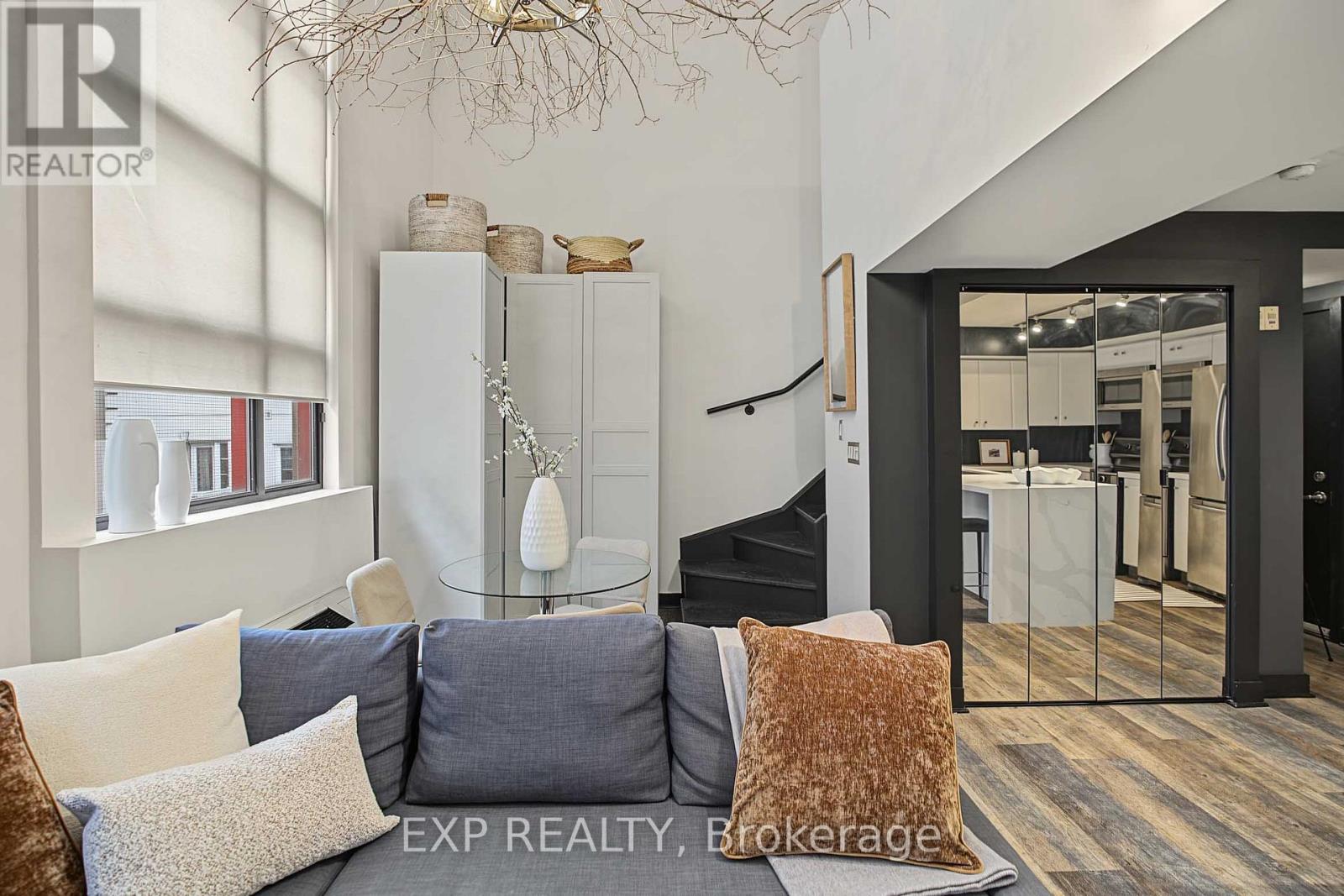 #323 21 EARL STREET - 15