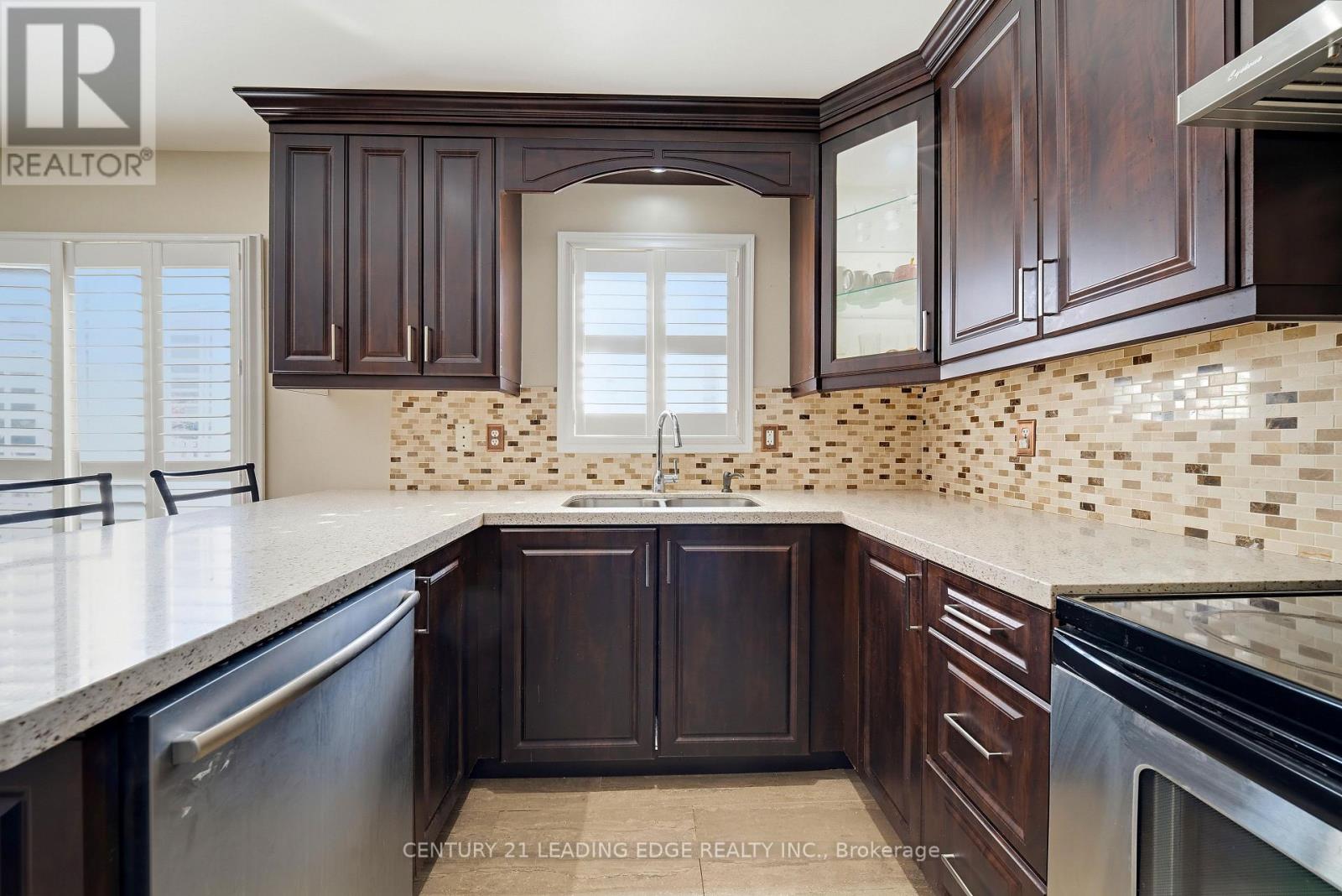 13 BOULDERBROOK DRIVE - 12