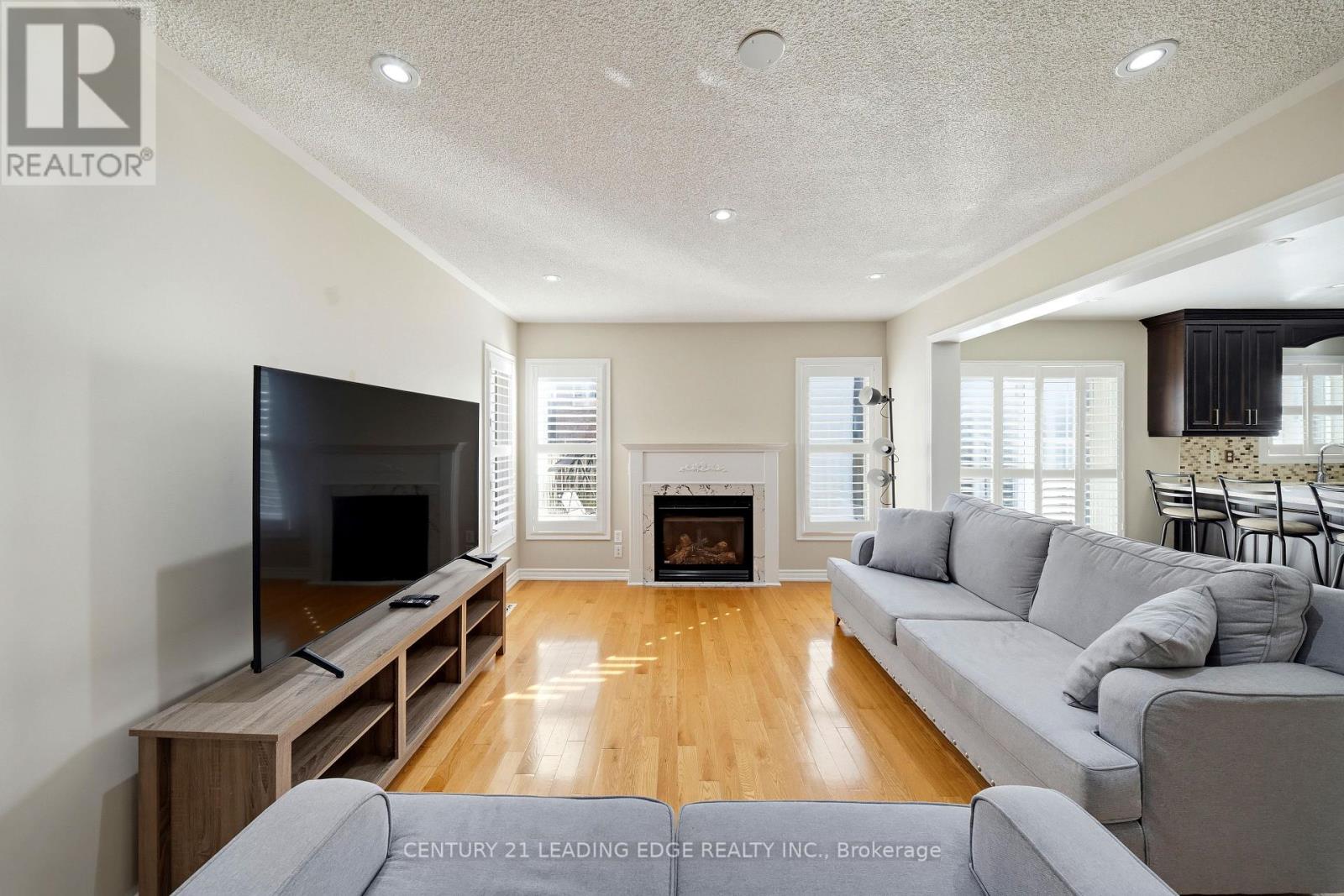 13 BOULDERBROOK DRIVE - 18