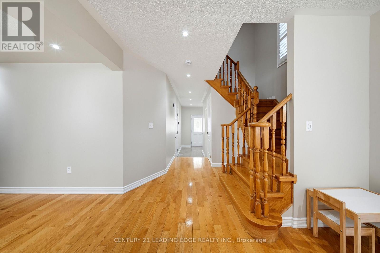 13 BOULDERBROOK DRIVE - 19