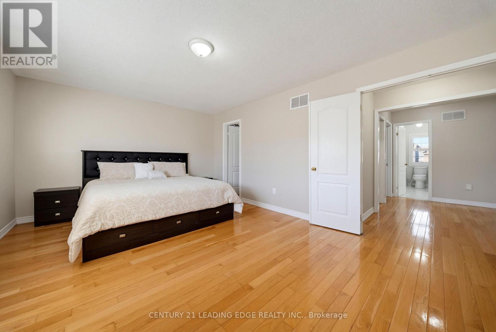 13 BOULDERBROOK DRIVE - 25
