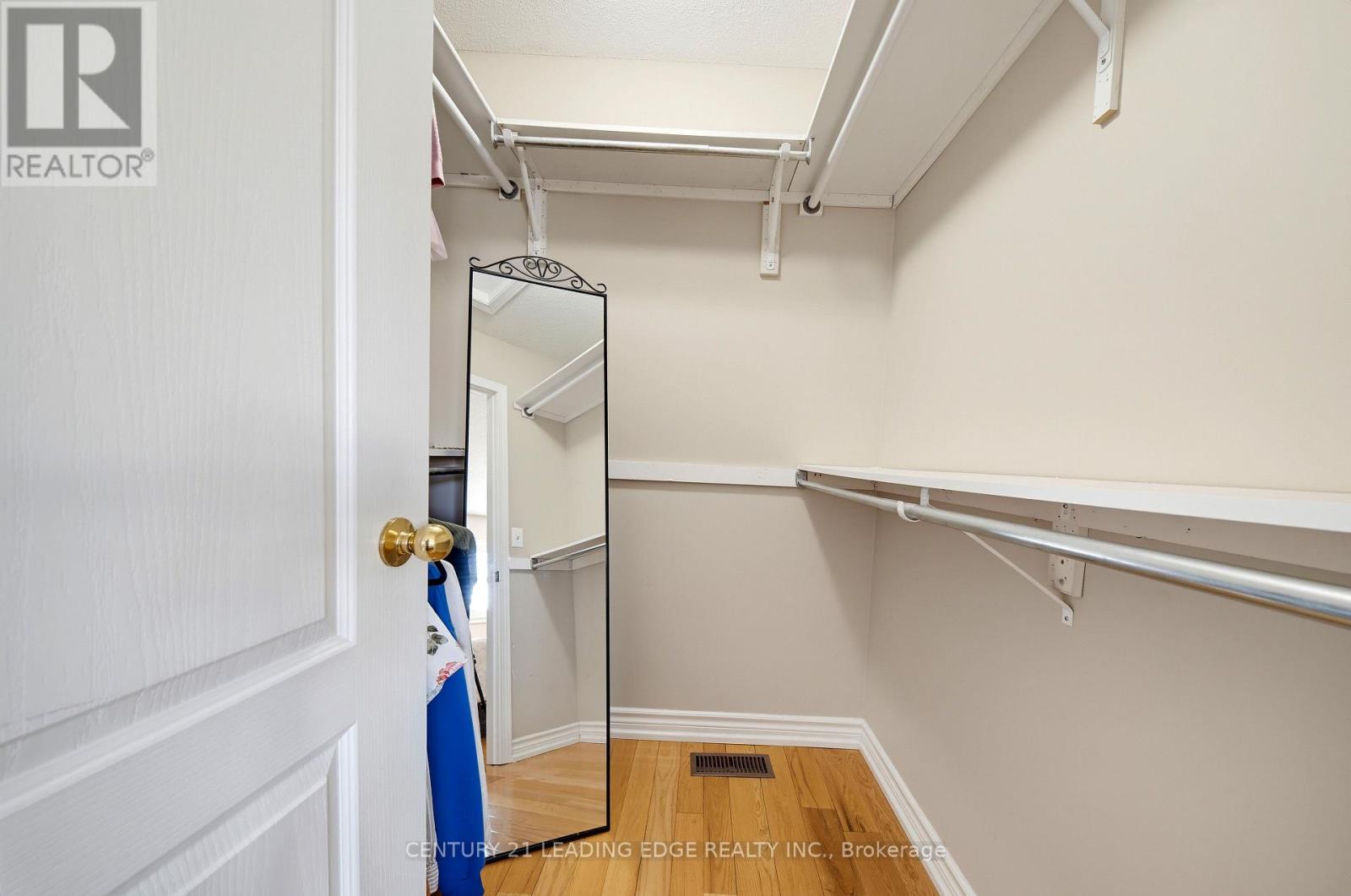 13 BOULDERBROOK DRIVE - 27