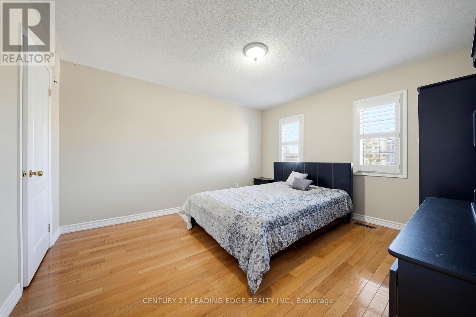 13 BOULDERBROOK DRIVE - 36