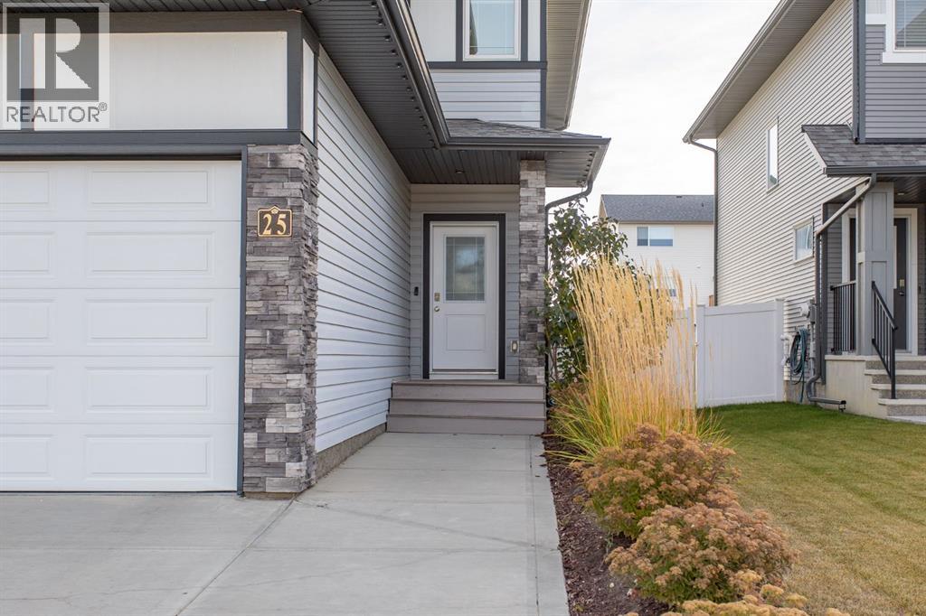 Listing photo – 25 Trebble Close, Red Deer