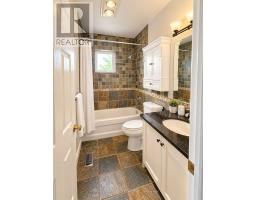 10 Wildwood Avenue, Richmond Hill, ON L4E3B3 Photo 15