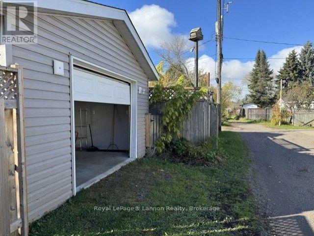 1711 DONALD STREET E - 25
