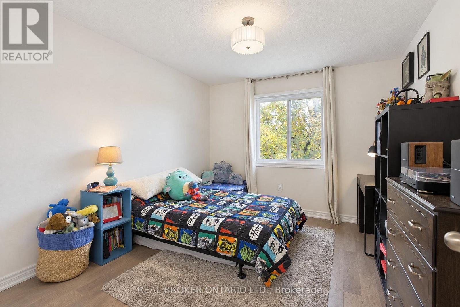 60 STARLING DRIVE - 27