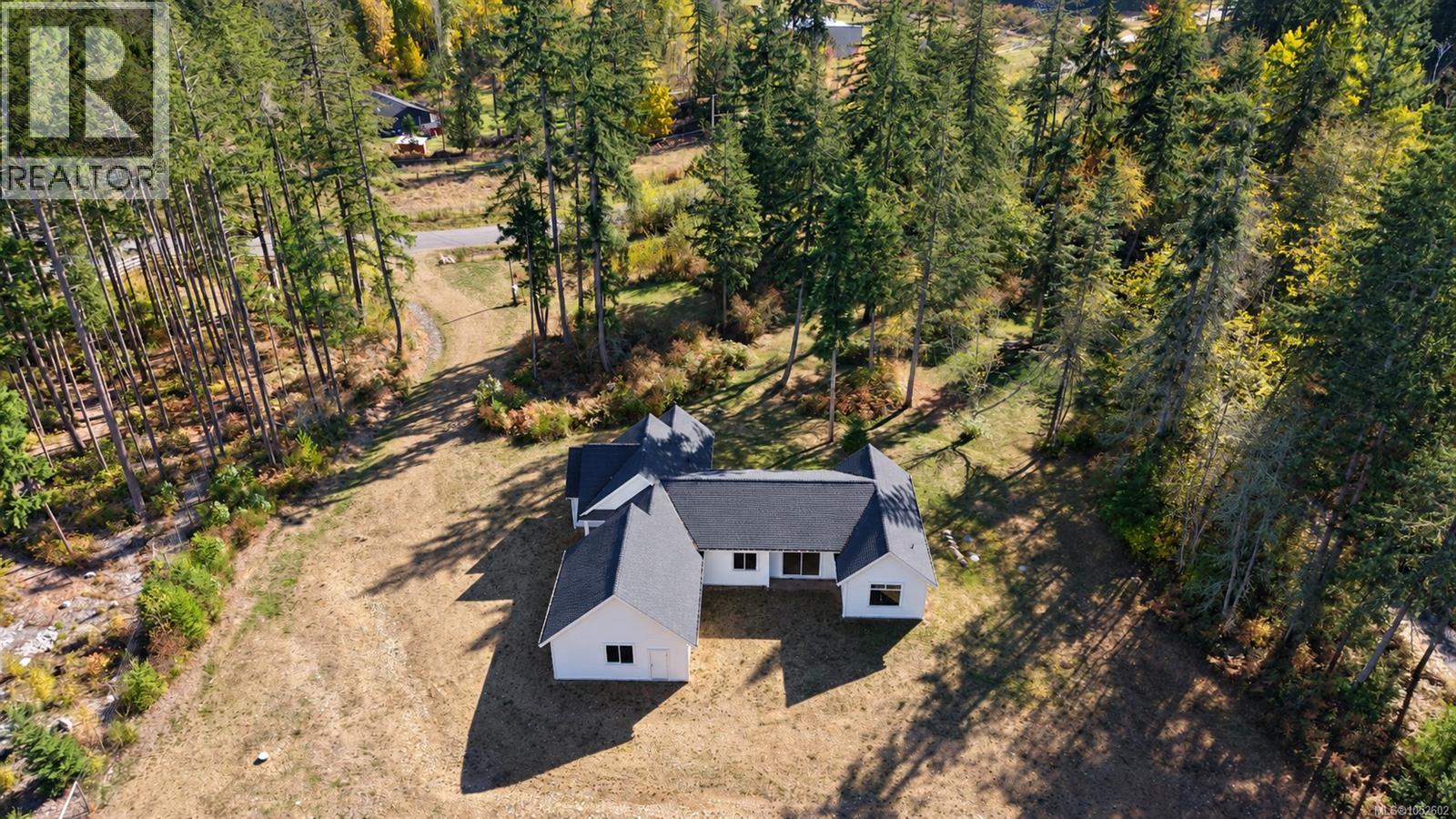 1191 Evergreen Way, Parksville - Image 1