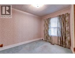 Living room - 140 Barker Avenue, Toronto, ON M4C2P1 Photo 6